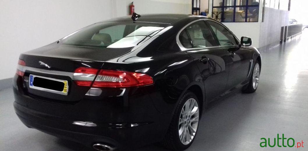 2012' Jaguar XF photo #2