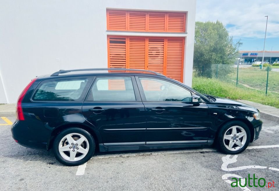 2009' Volvo V50 photo #1