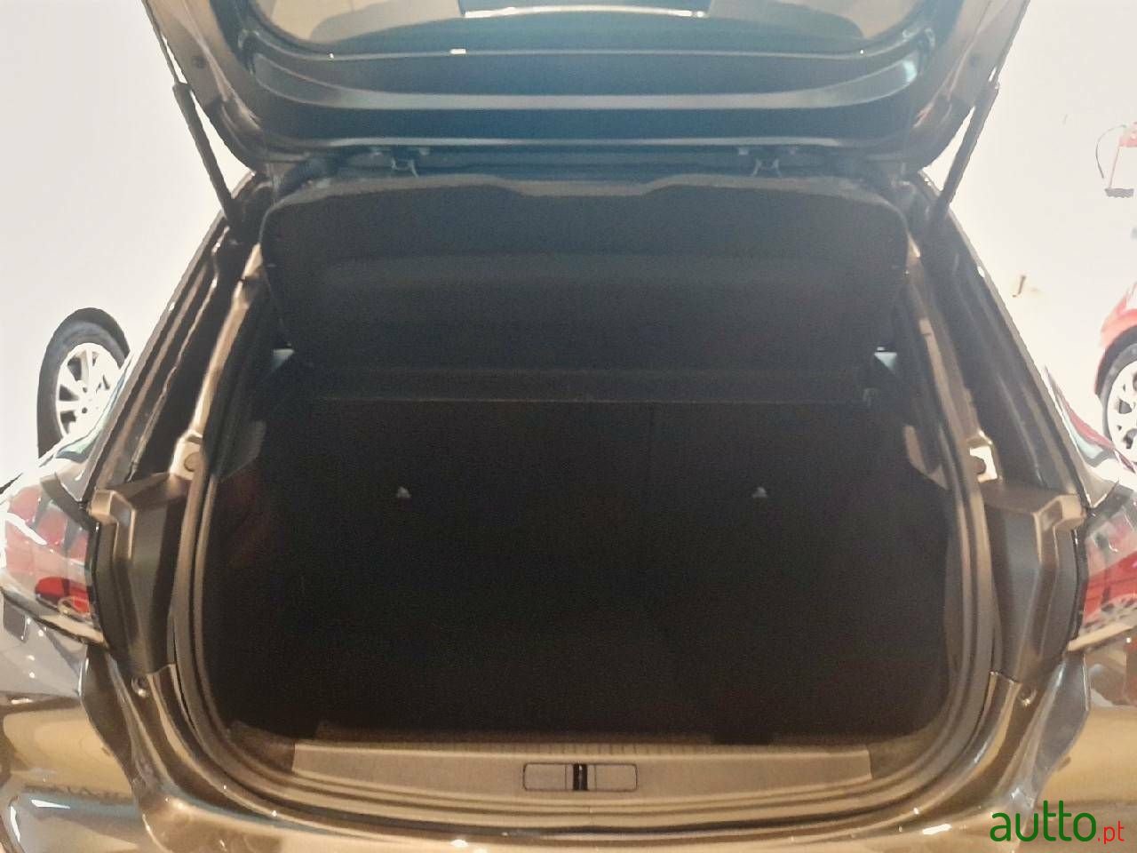 2023' Peugeot 208 photo #6