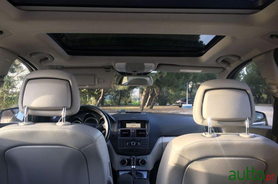 2010' Mercedes-Benz C-250 photo #4