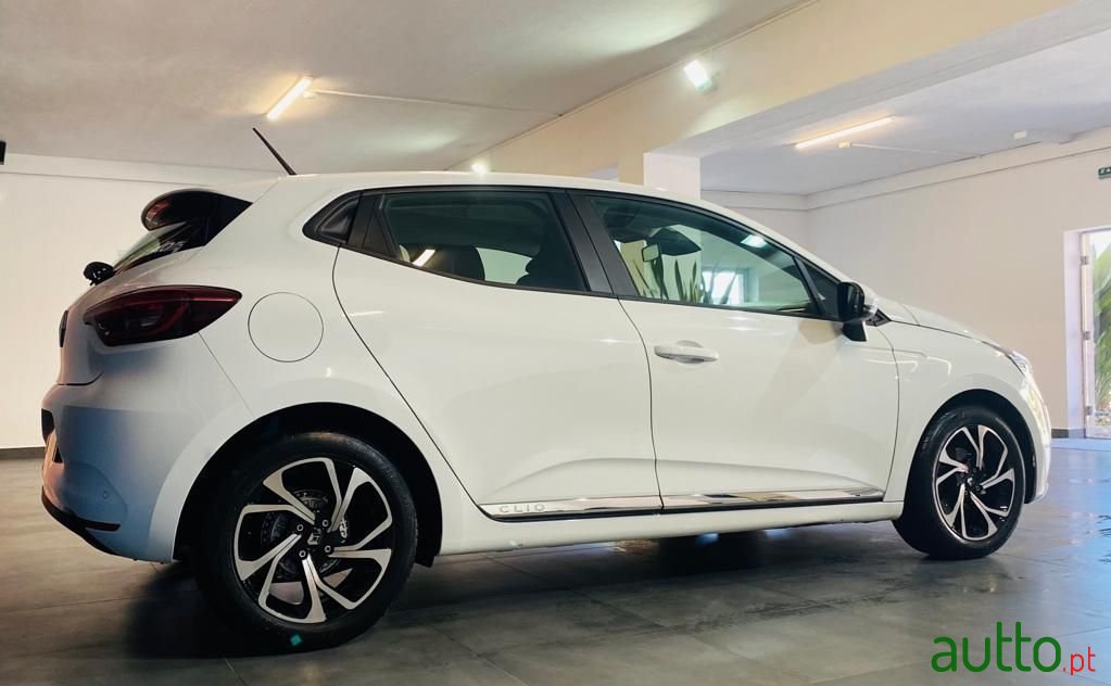 2020' Renault Clio photo #4