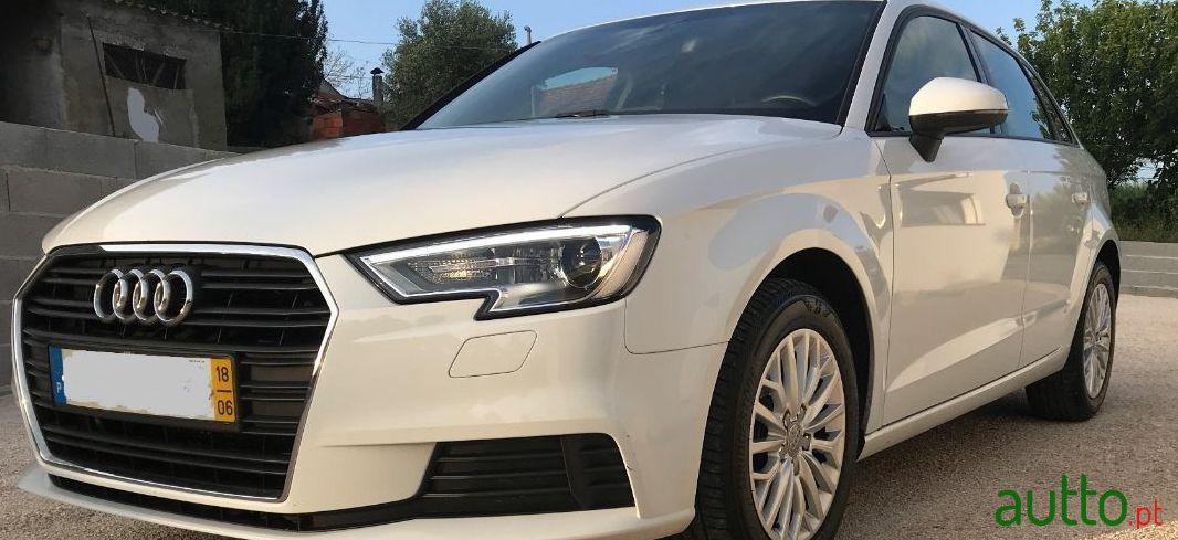 2018' Audi A3 Sportback photo #1