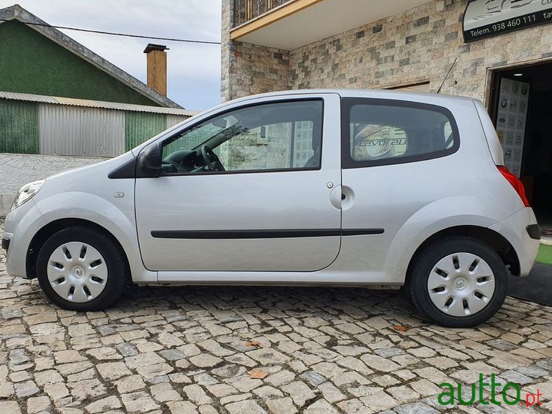 2010' Renault Twingo photo #3