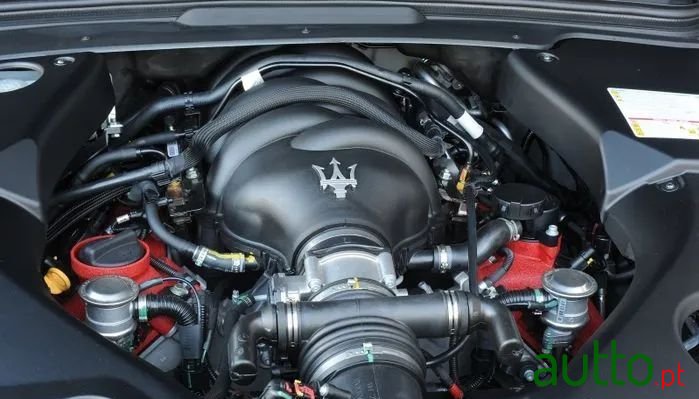 2009' Maserati GranTurismo photo #6