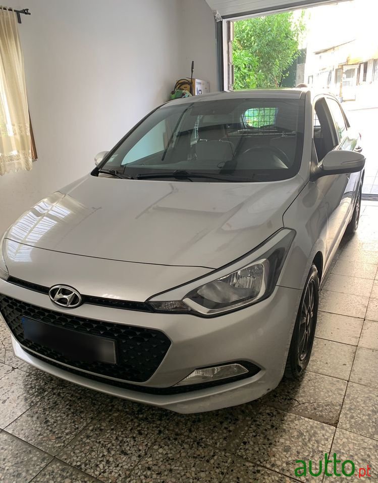 2017' Hyundai i20 1.1 Crdi Access photo #3