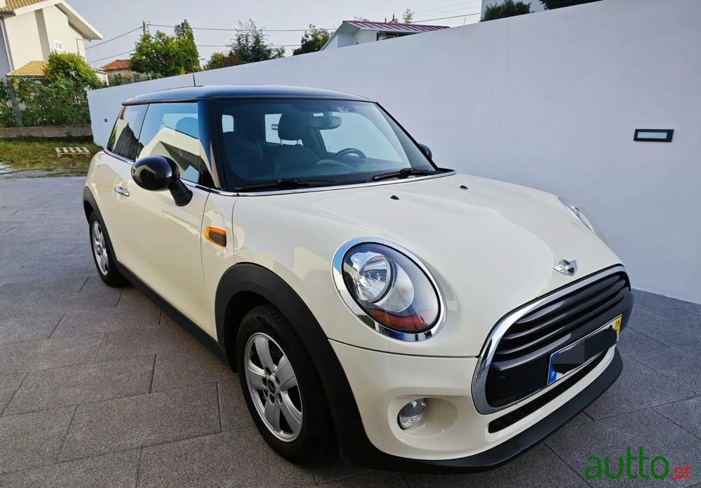 2015' MINI Cooper D 3 Portas photo #2