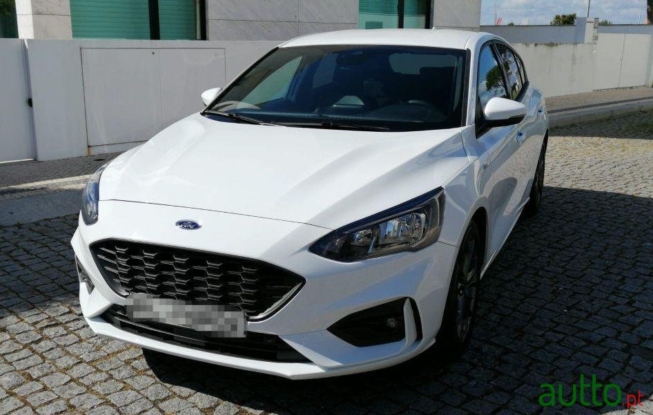 2018' Ford Focus St-Line photo #2