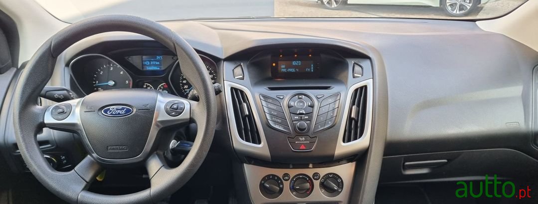 2014' Ford Focus photo #6