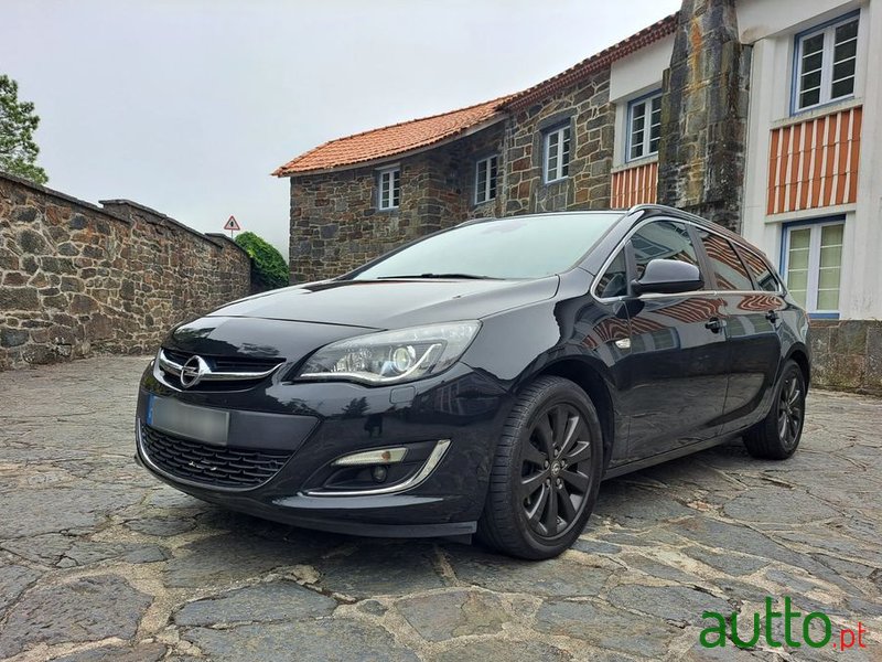 2015' Opel Astra Sports Tourer photo #1