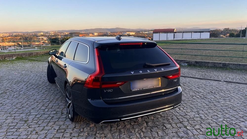 2020' Volvo V90 photo #3