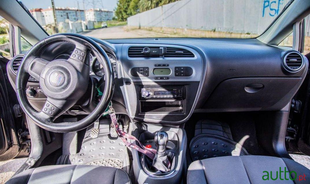 2006' SEAT Leon photo #4