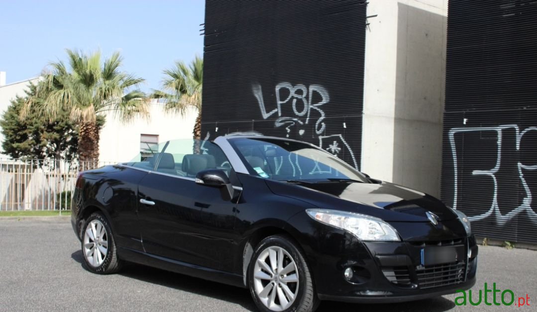 2010' Renault Megane photo #5