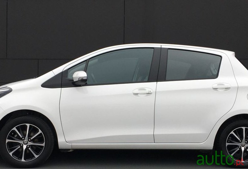 2020' Toyota Yaris Comfort photo #4