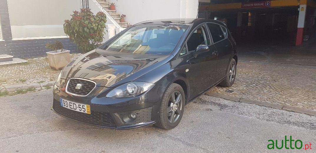 2007' SEAT Leon 1.9Tdi photo #2