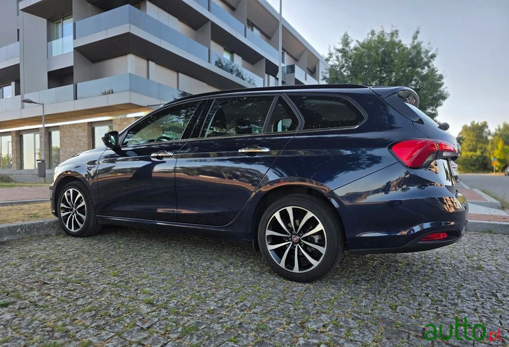 2016' Fiat Tipo Station Wagon photo #1
