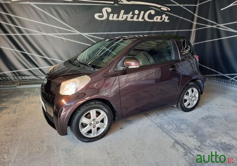 2009' Toyota iQ photo #4