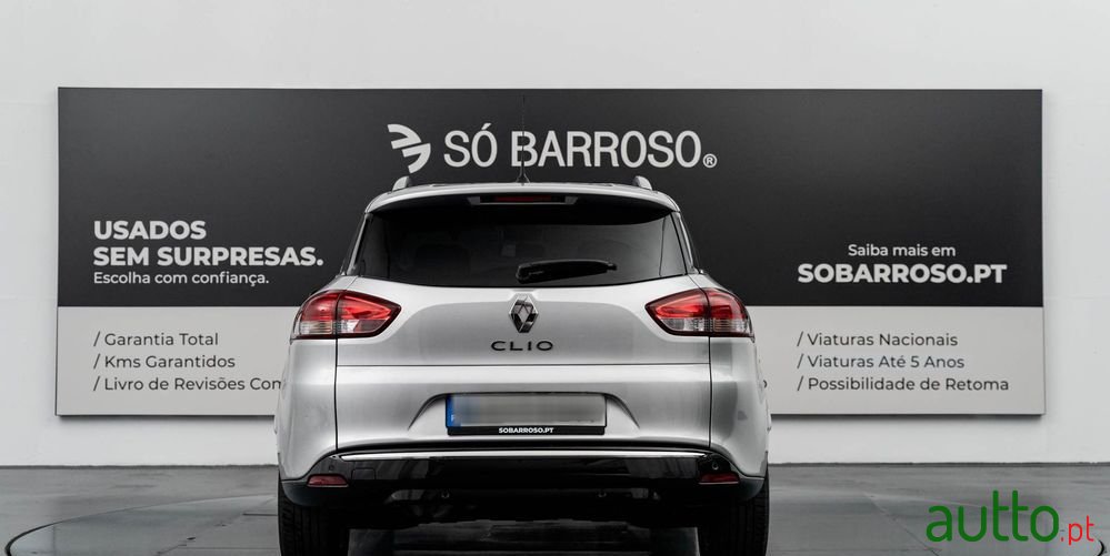 2020' Renault Clio Sport Tourer photo #3