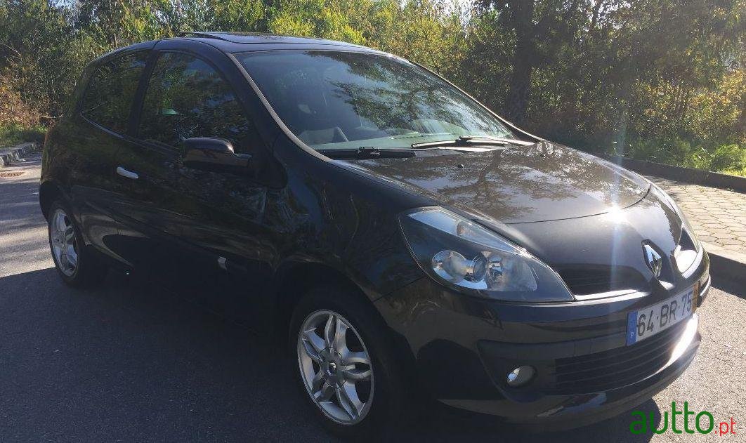 2006' Renault Clio photo #2