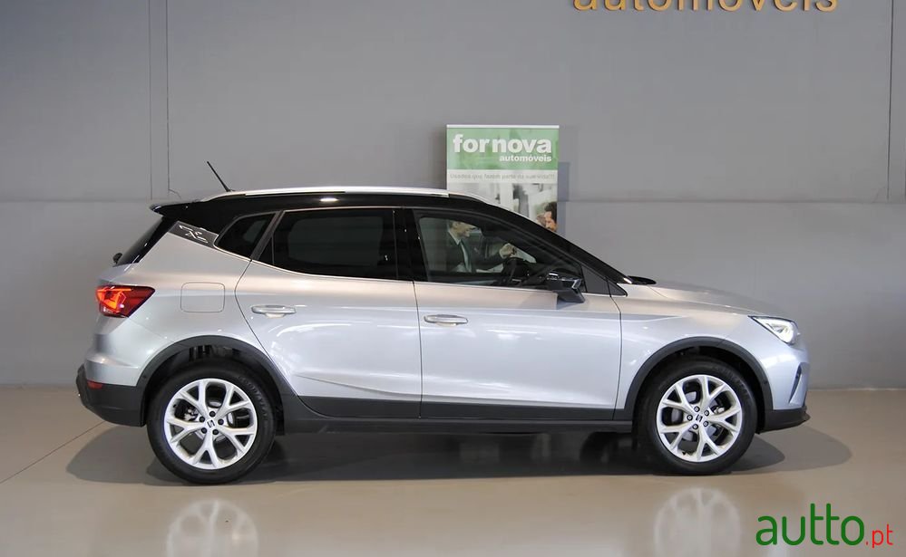 2024' SEAT Arona 1.0 Tsi Fr photo #3