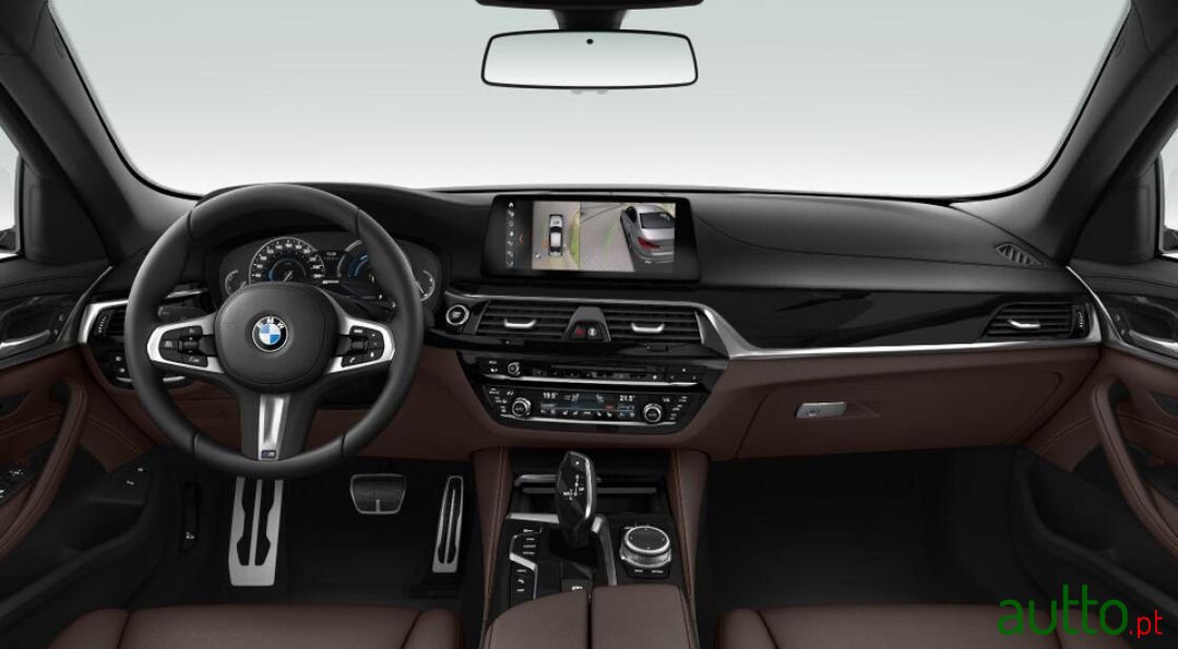2019' BMW 530 photo #3