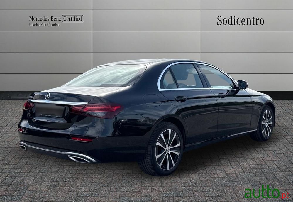 2022' Mercedes-Benz Classe E photo #4