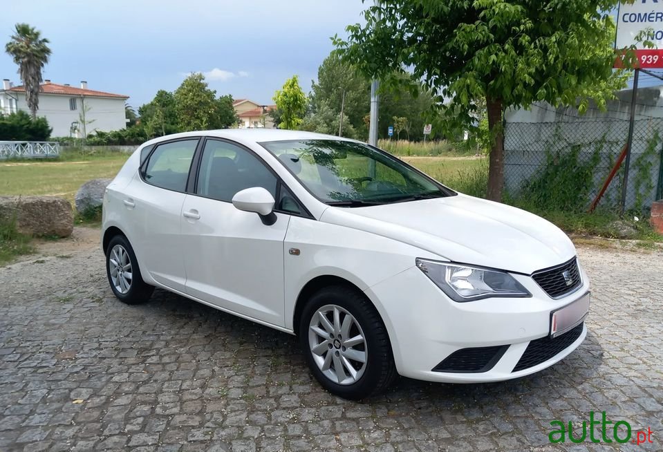 2014' SEAT Ibiza photo #2