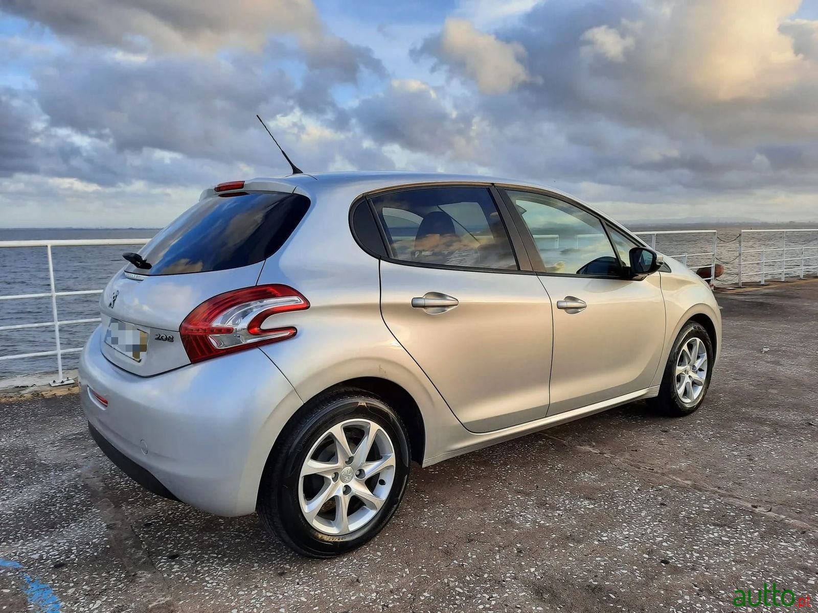 2014' Peugeot 208 photo #2