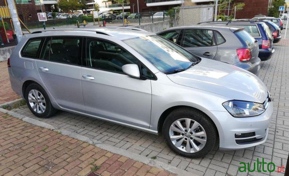 2016' Volkswagen Golf Variant photo #2