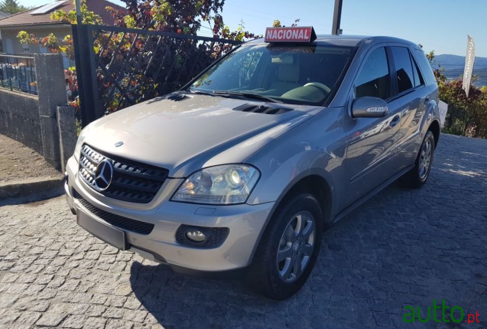 2008' Mercedes-Benz ML 320 photo #2