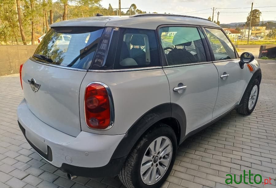 2012' MINI Countryman Cooper D photo #5