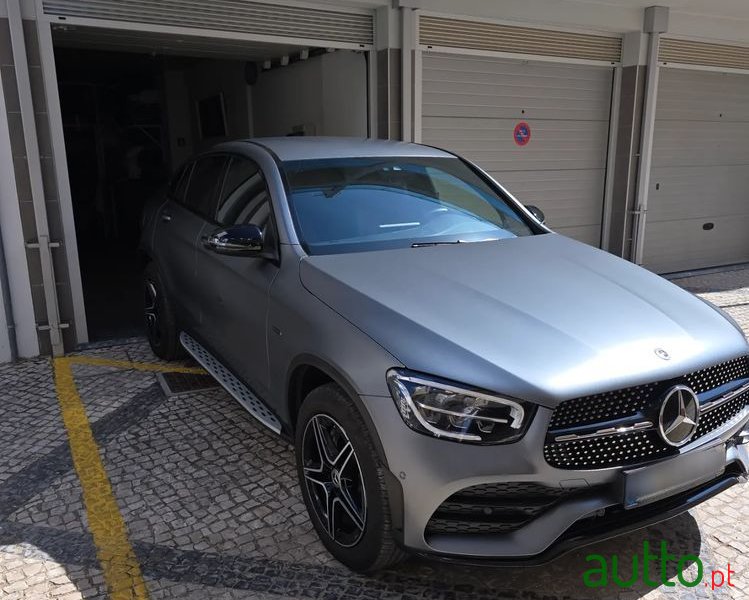 2020' Mercedes-Benz Classe Glc E Coupé 4Matic photo #2