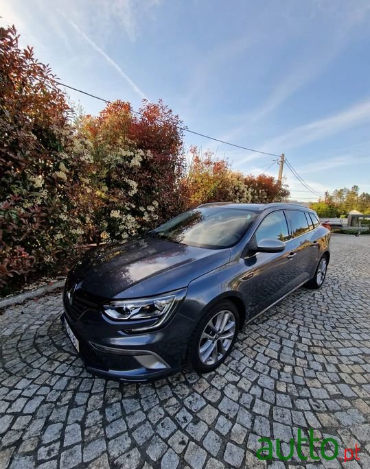 2017' Renault Megane Sport Tourer photo #1