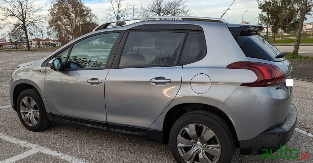 2017' Peugeot 2008 photo #3