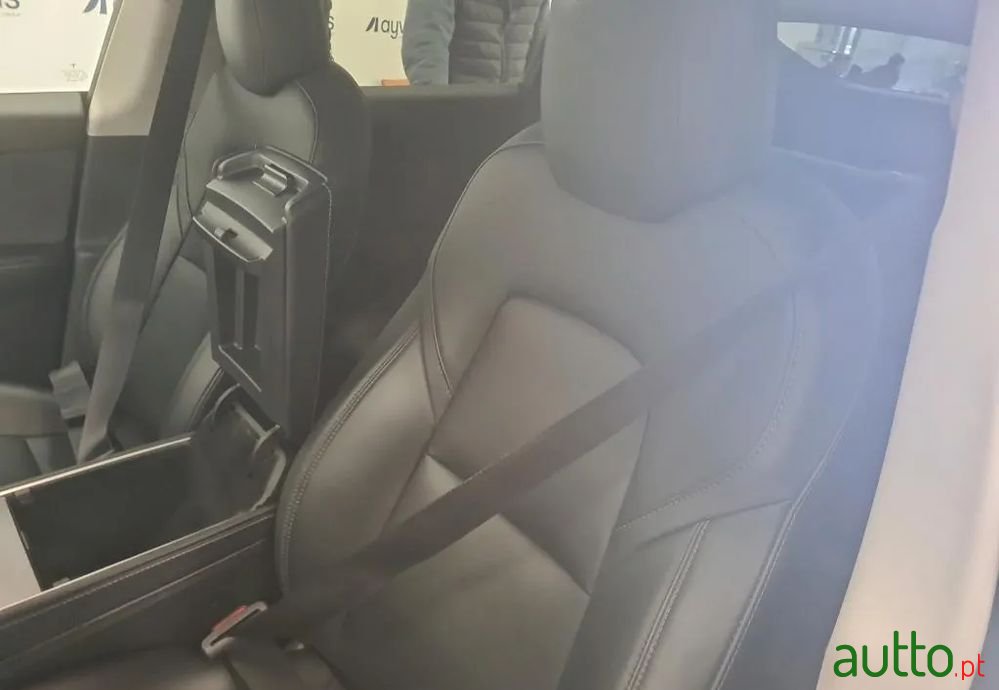 2022' Tesla Model Y photo #3