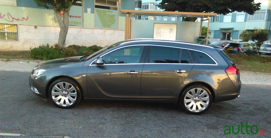 2009' Opel Insignia Sports Tourer photo #2