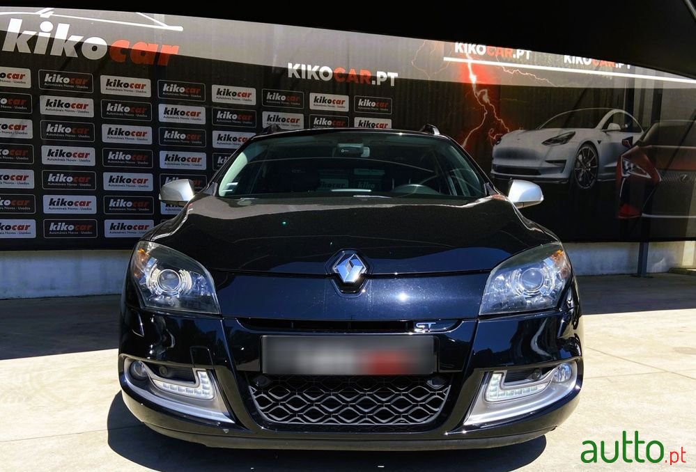 2012' Renault Megane Sport Tourer photo #2