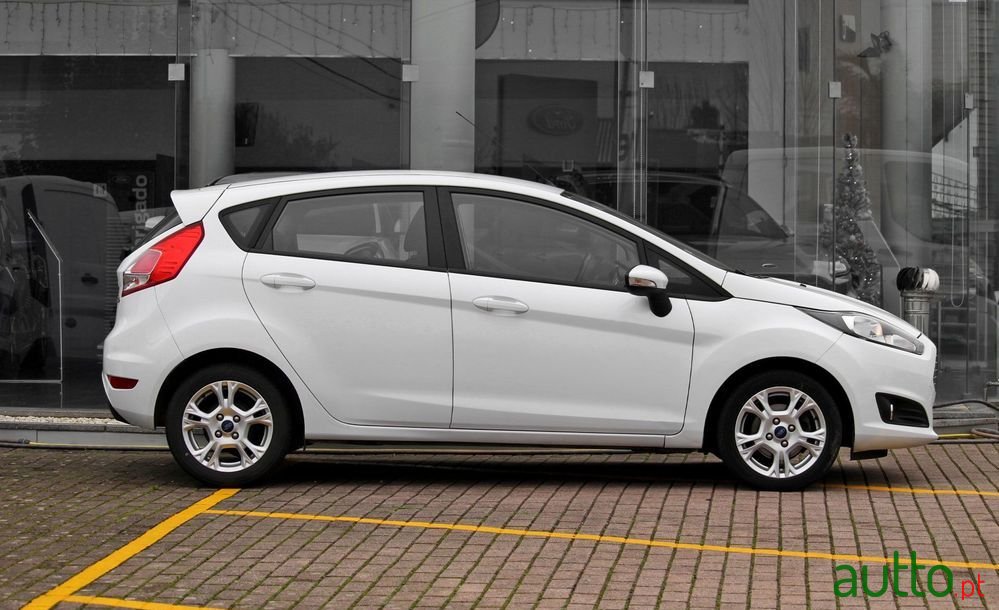 2015' Ford Fiesta 1.5 Tdci Trend photo #5