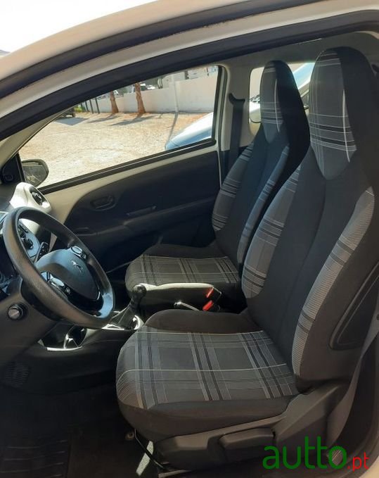 2017' Peugeot 108 photo #5