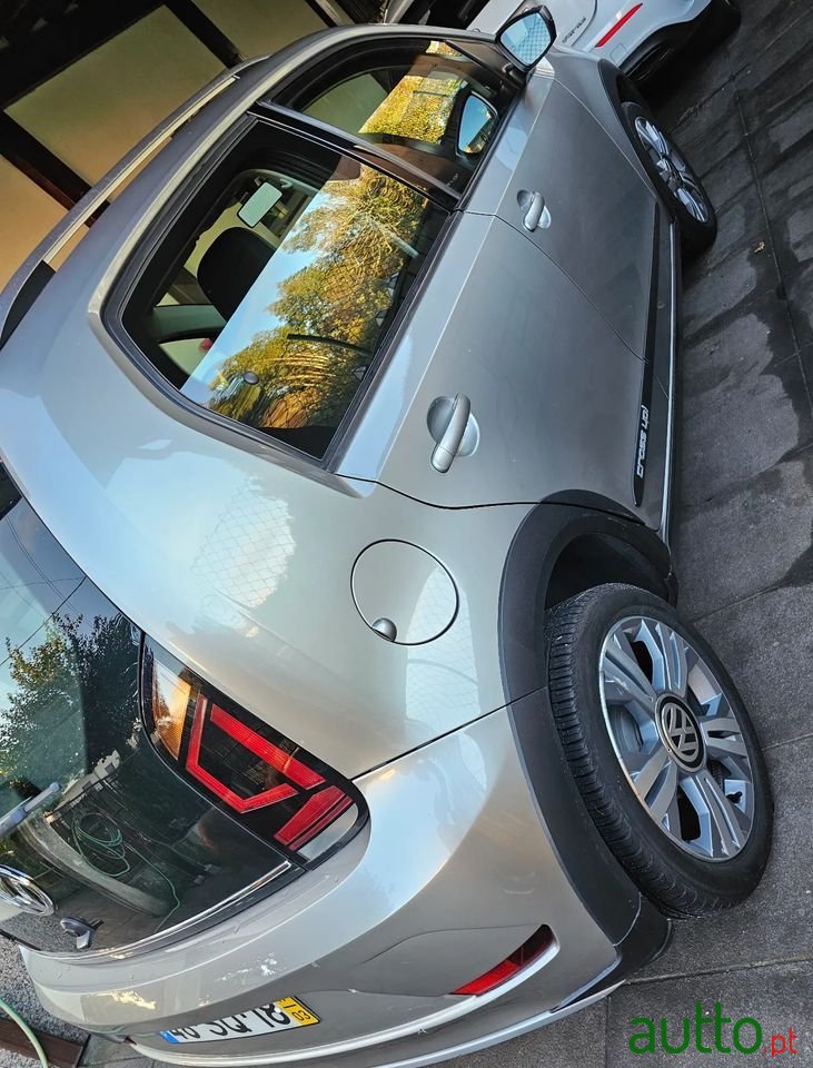 2017' Volkswagen Up! Cross photo #2