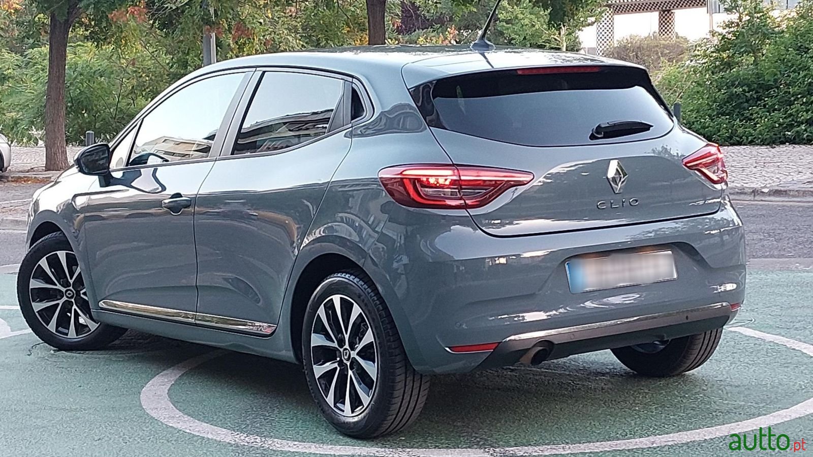 2020' Renault Clio photo #3