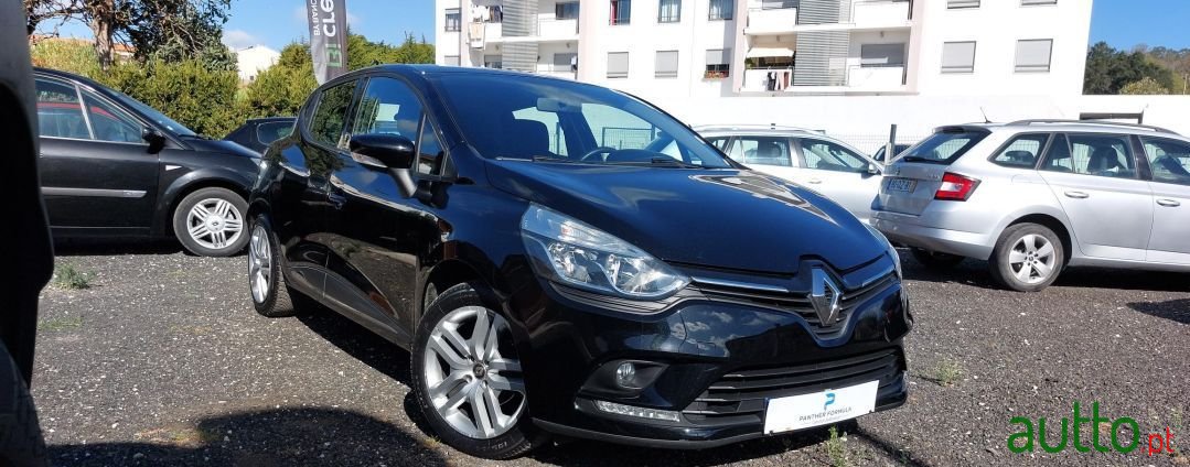 2019' Renault Clio photo #1