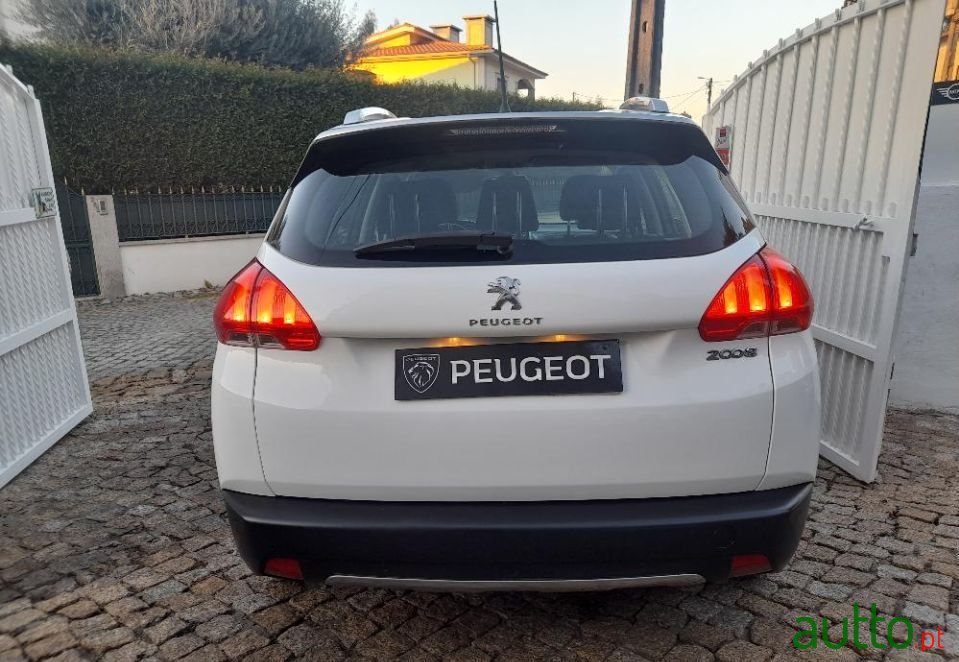 2014' Peugeot 2008 photo #3