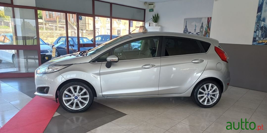 2016' Ford Fiesta photo #4
