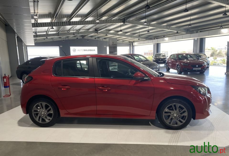 2021' Peugeot 208 photo #5