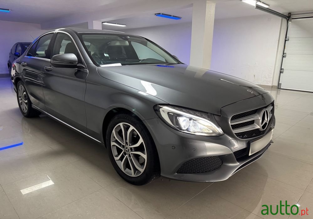 2018' Mercedes-Benz Classe C photo #2