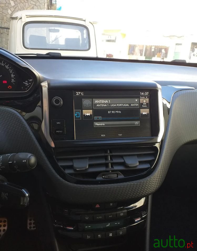 2016' Peugeot 2008 1.2 Puretech Crossway photo #3