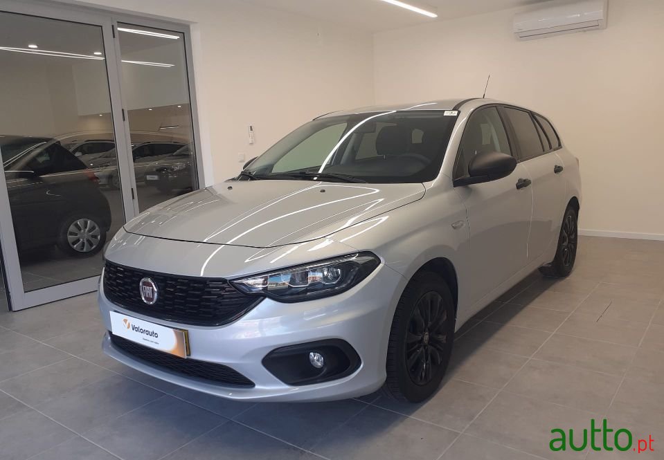 2019' Fiat Tipo Station Wagon photo #2