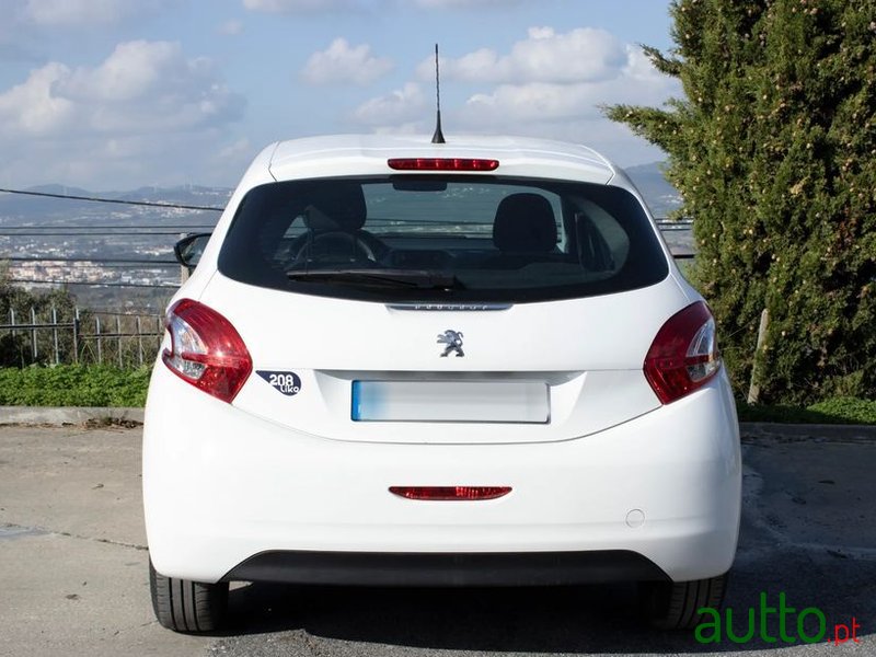2015' Peugeot 208 photo #5
