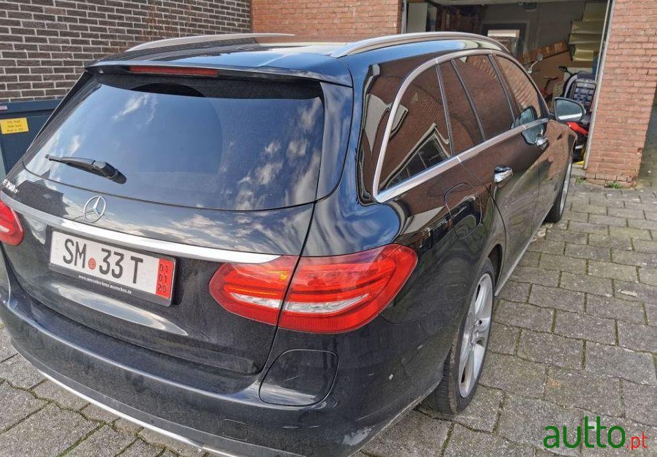 2015' Mercedes-Benz C-350 photo #4