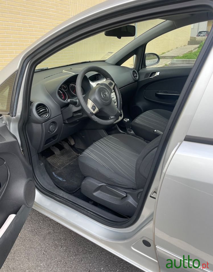 2007' Opel Corsa 1.2 Twinport Cosmo photo #5